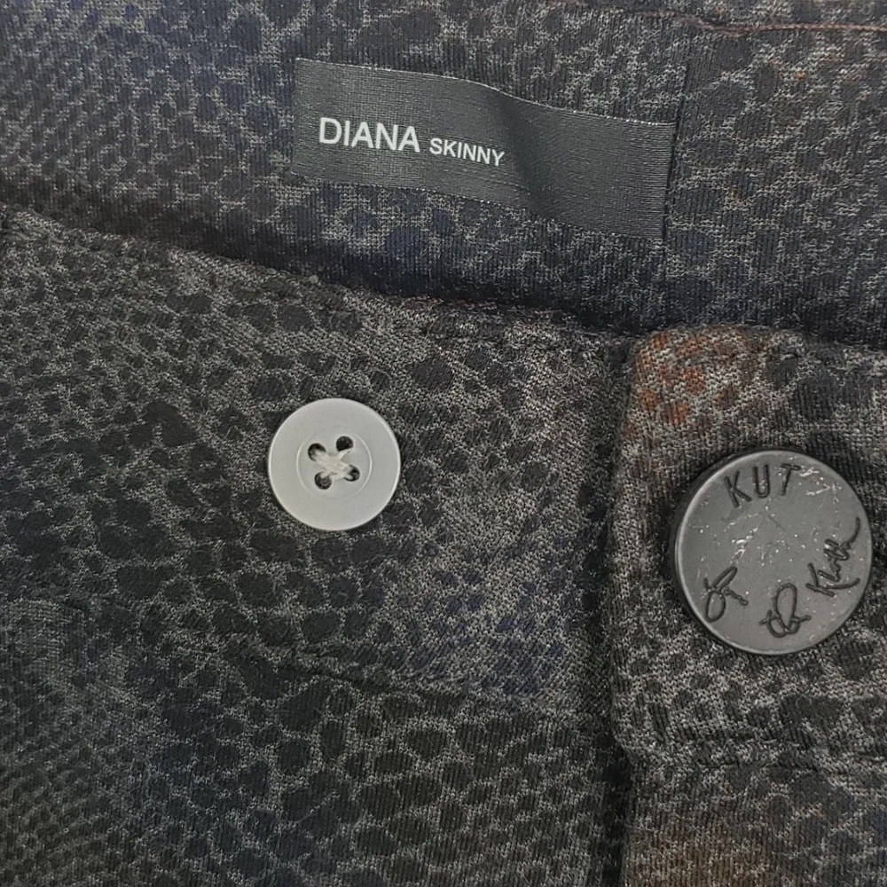 KUT from the Kloth Women Snakeskin Print Pants Size 12 Black Grey KP438MA4 - Picture 3 of 13